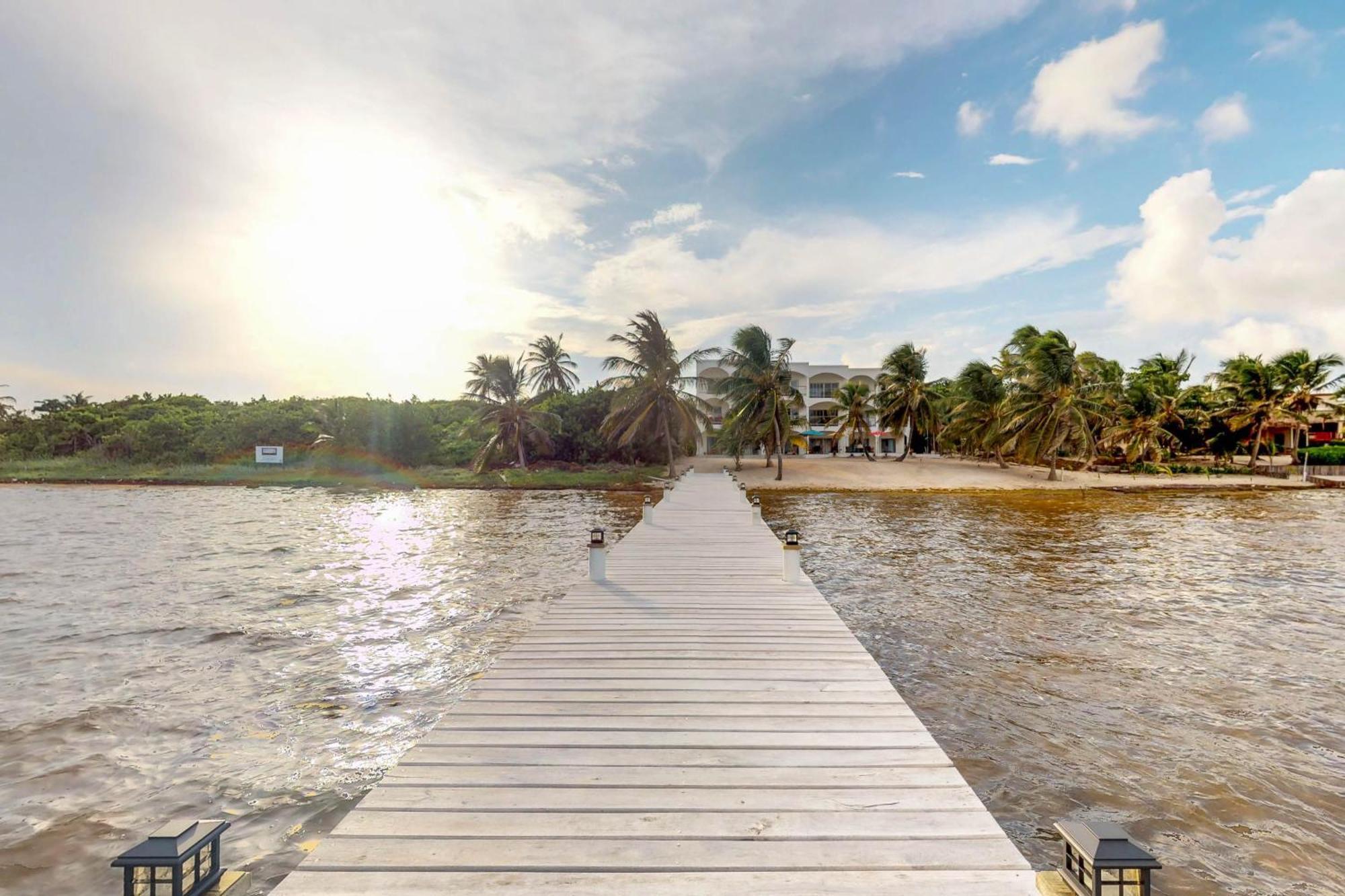 Blue Water Beach Villas San Pedro  Chambre photo
