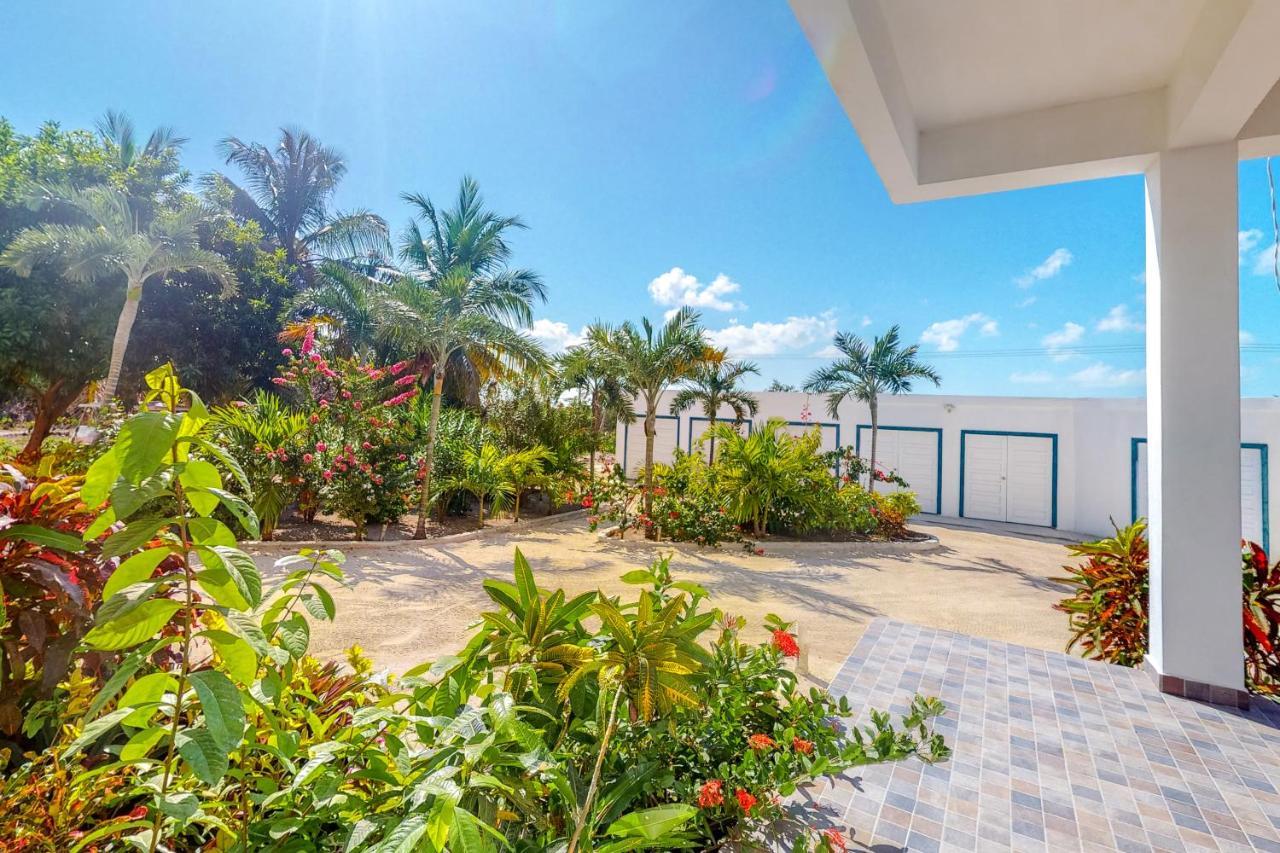 Blue Water Beach Villas San Pedro  Extérieur photo